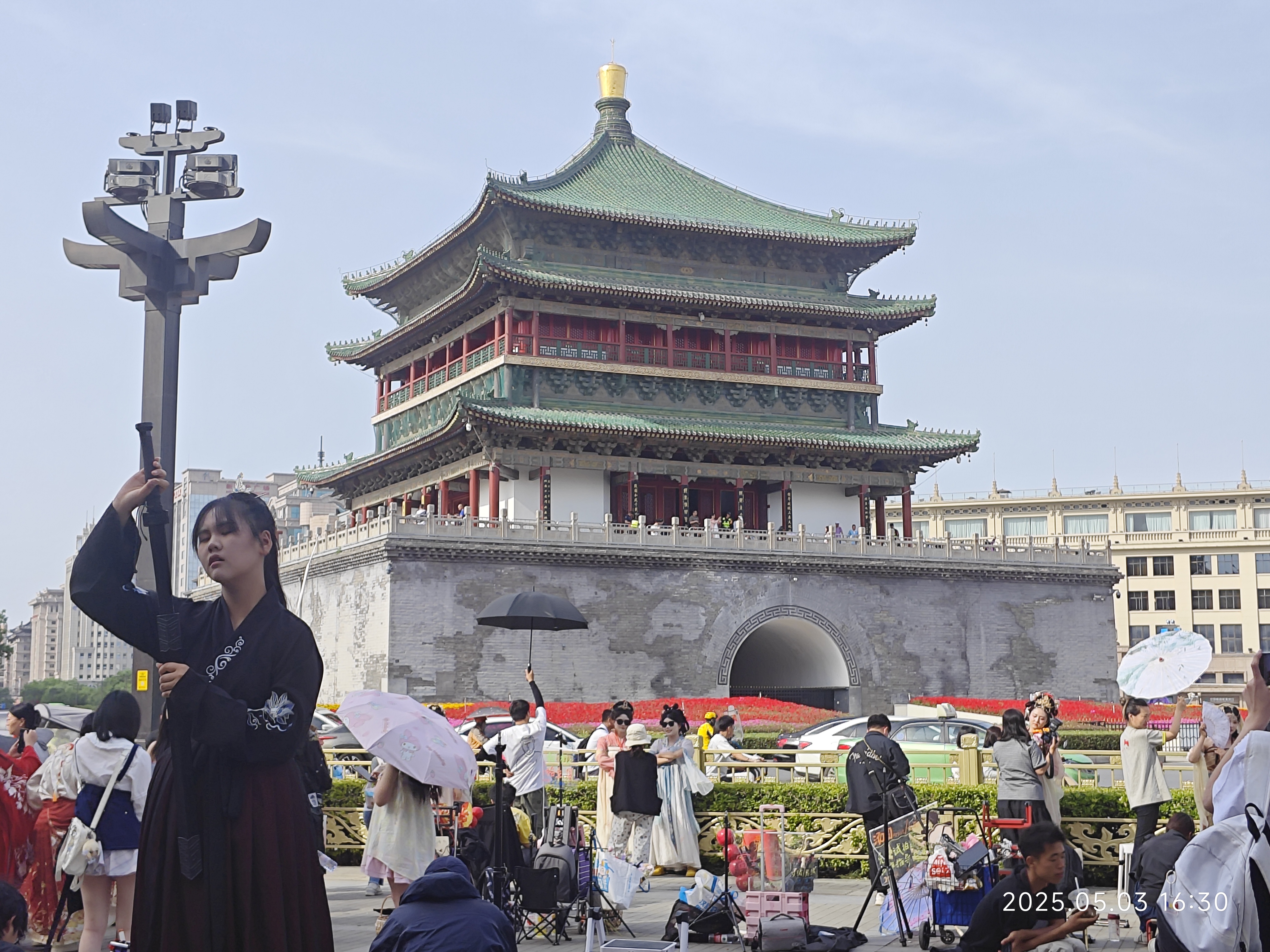 西安城墙,好多穿汉服的人,因为人已经满了没有参观 西安城墙,好多穿汉服的人,因为人已经满了没有参观
