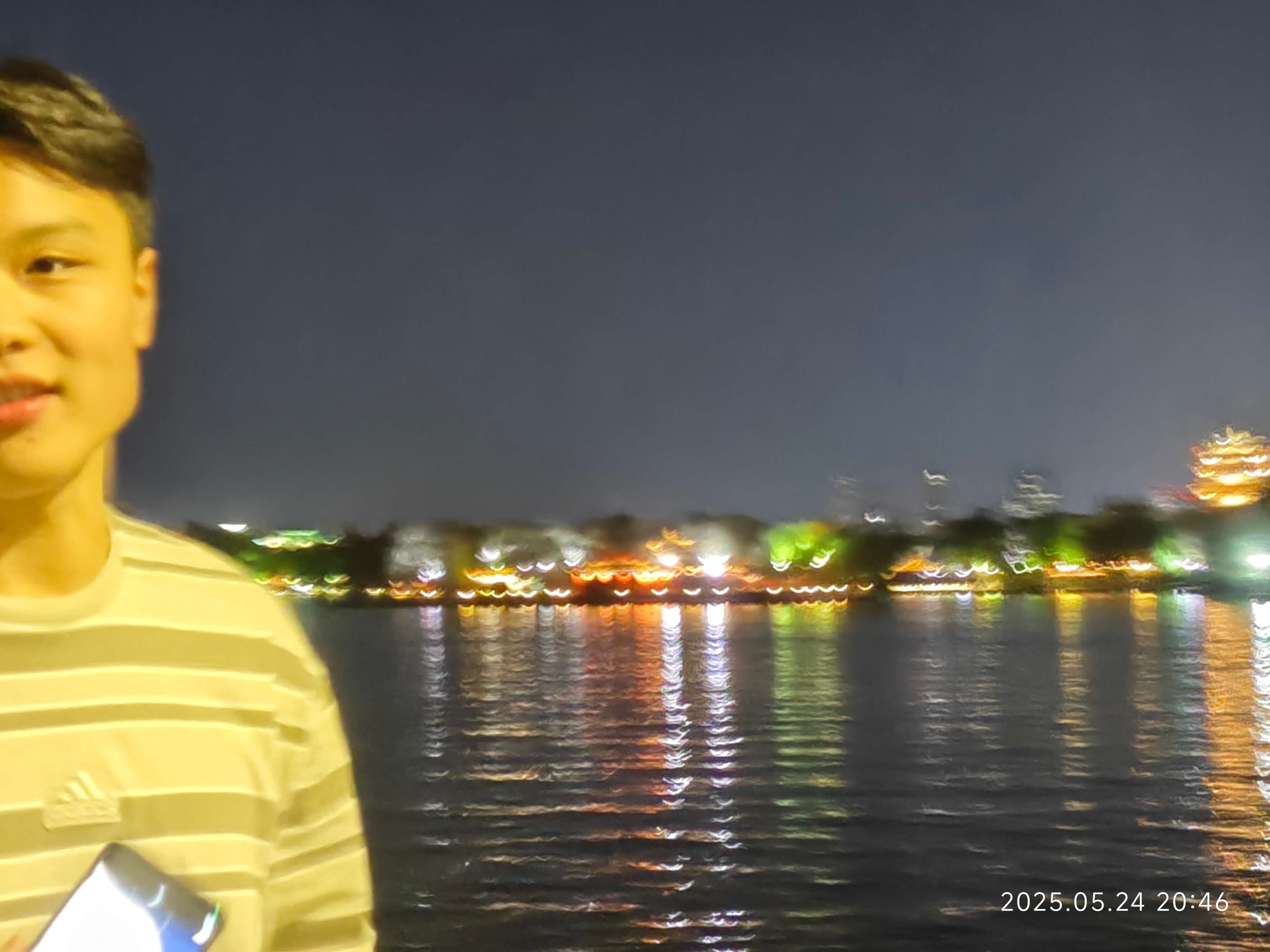 大明湖(好像是?) 大明湖(好像是?)